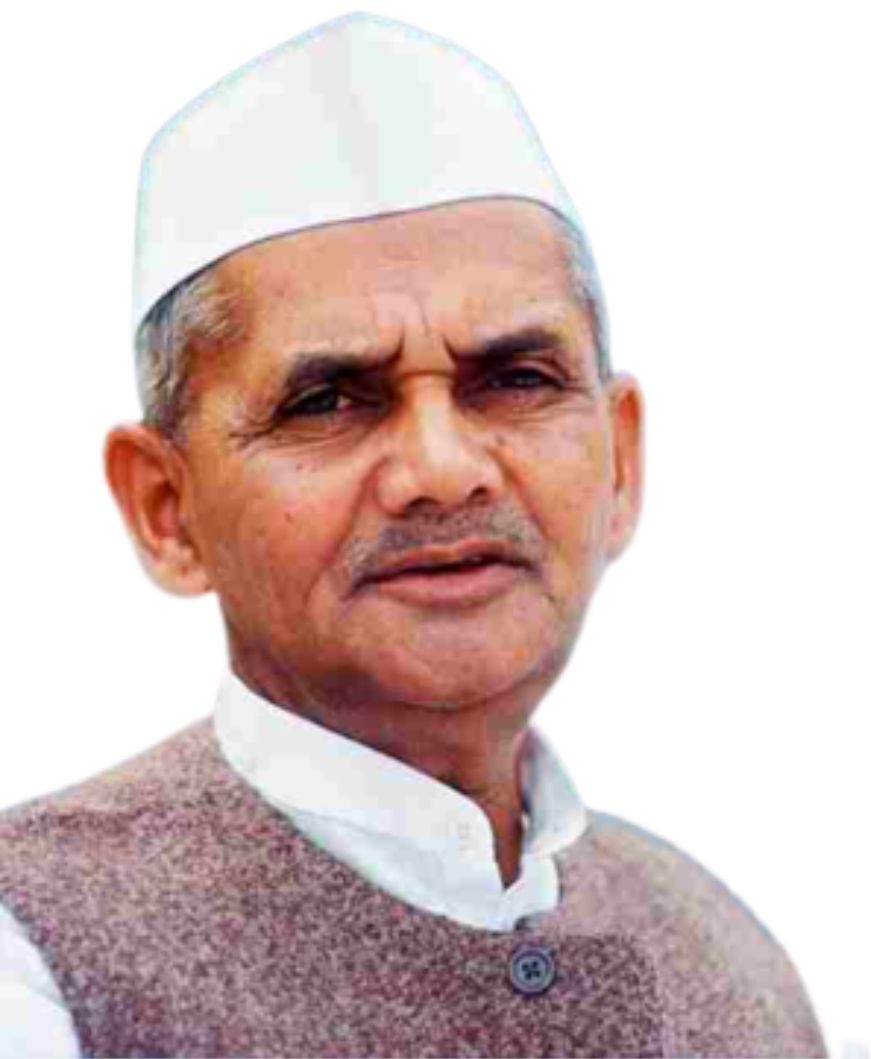 योग्यतेमुळे सन्मान हवा